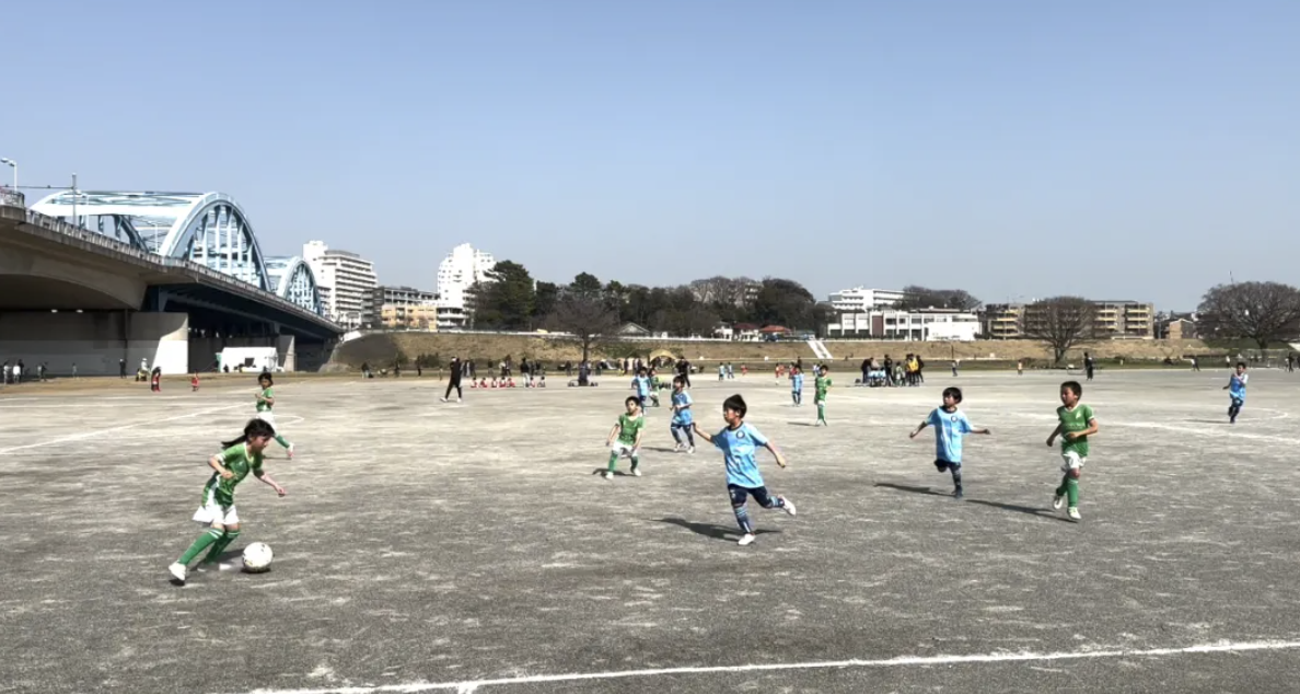 读书工作搞事业无疑是更好的选择,什么足球必须得往后稍稍!